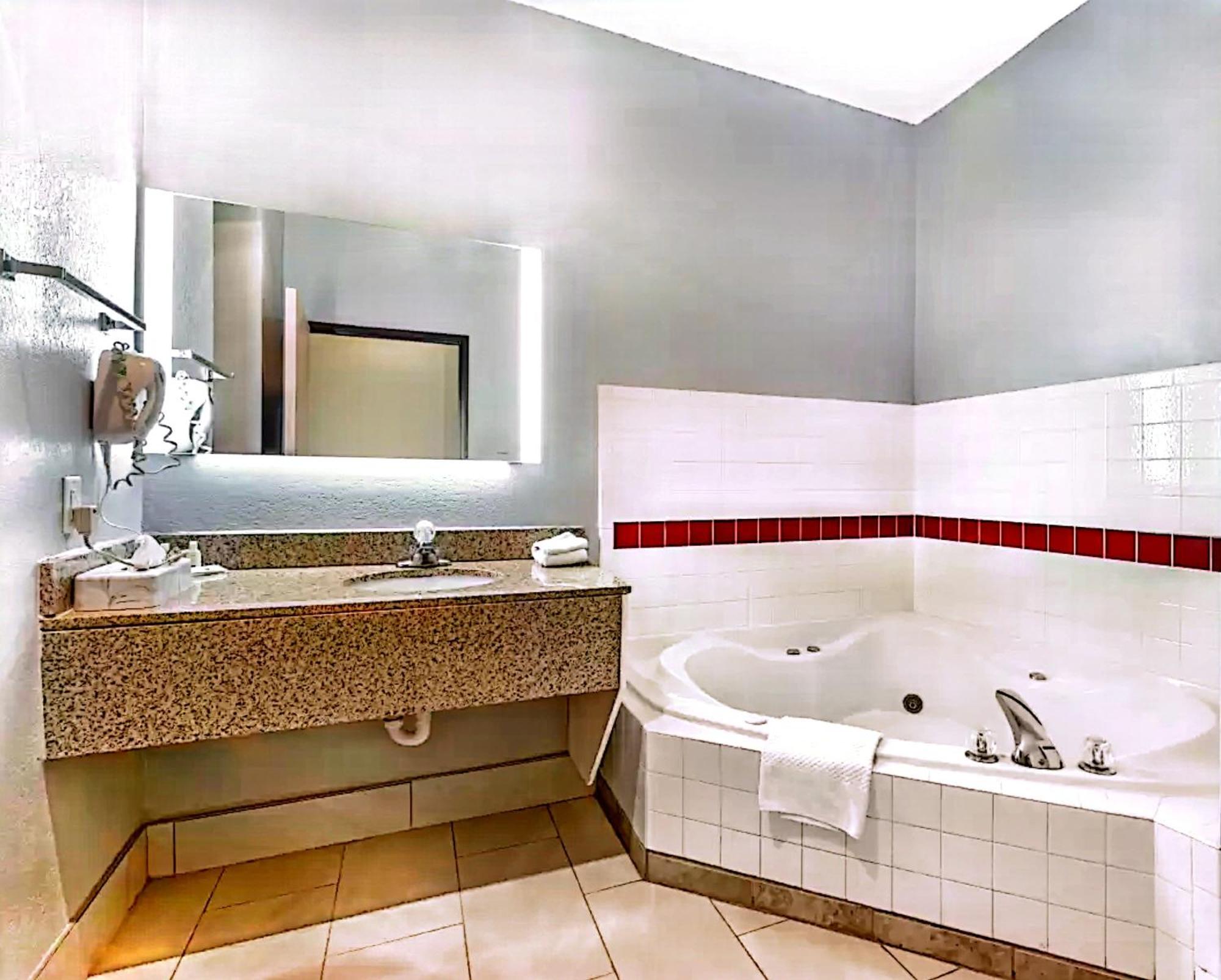 Quality Inn & Suites Manhattan Kültér fotó