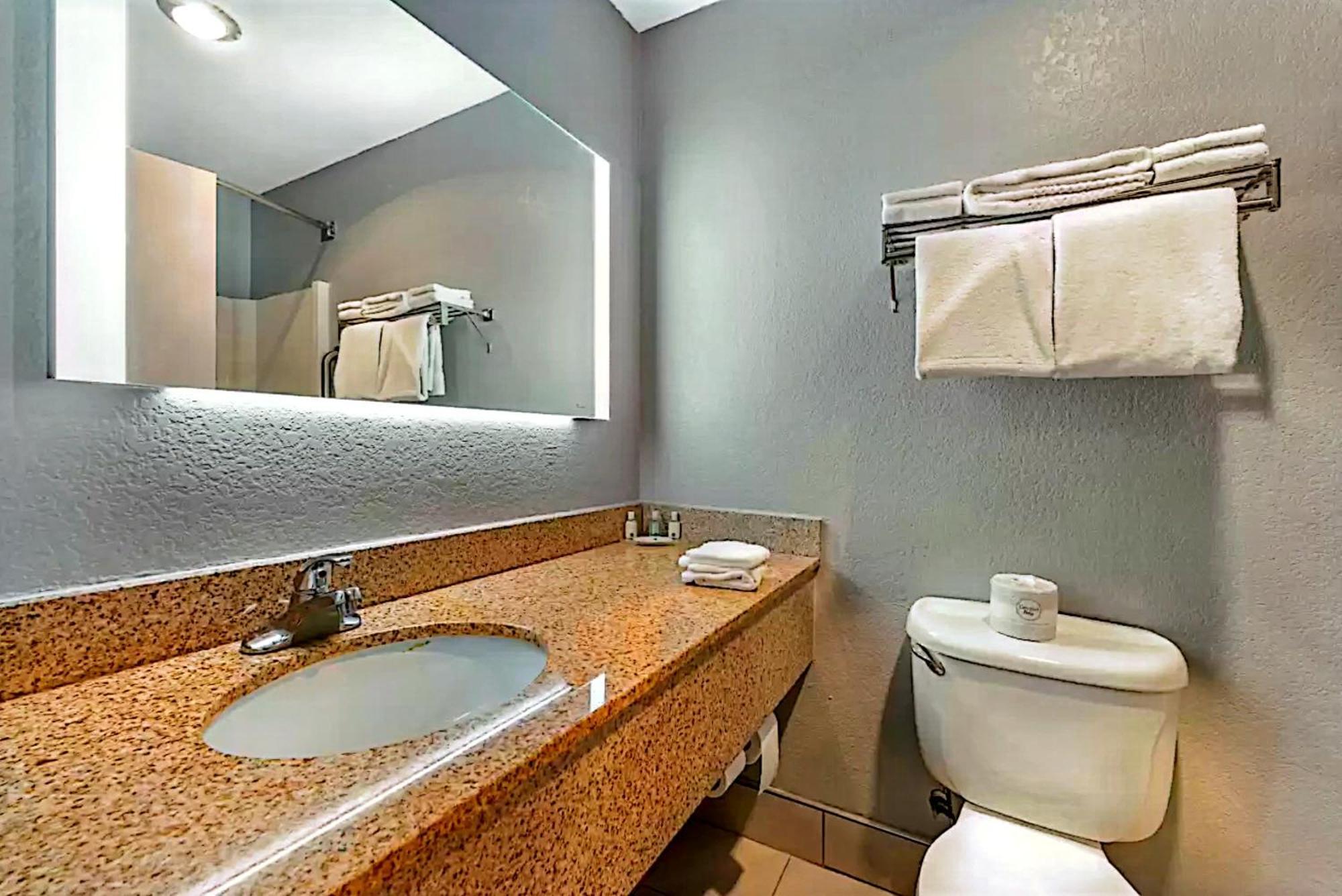 Quality Inn & Suites Manhattan Kültér fotó