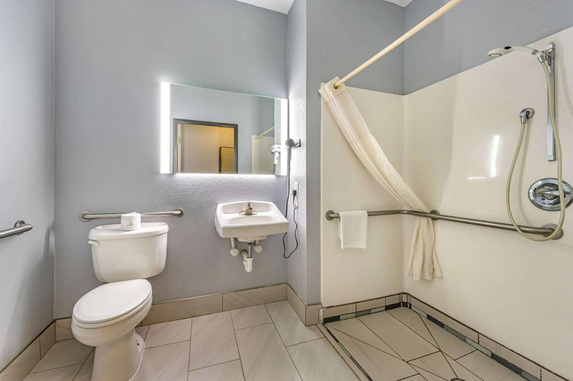 Quality Inn & Suites Manhattan Kültér fotó