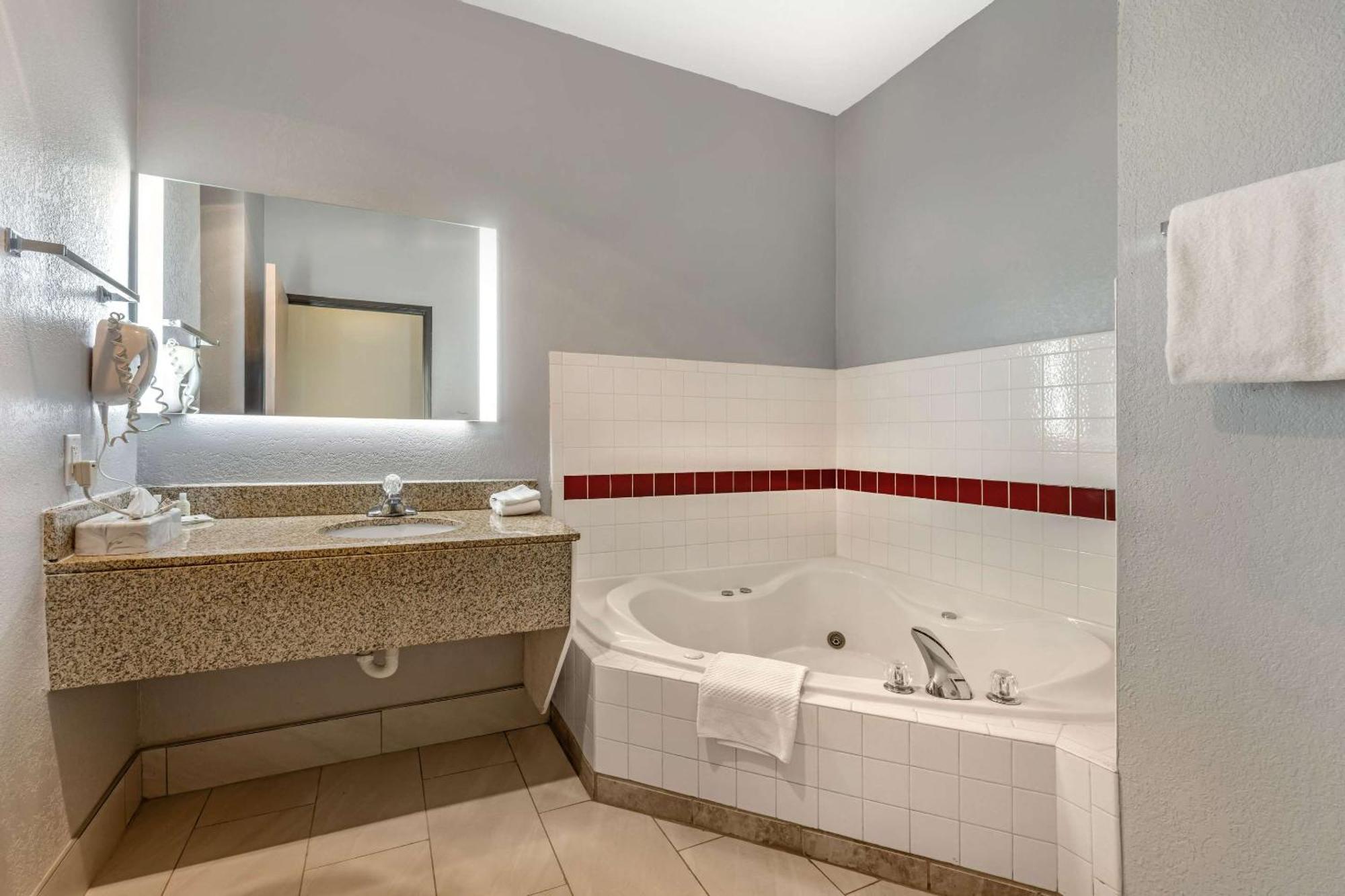 Quality Inn & Suites Manhattan Kültér fotó